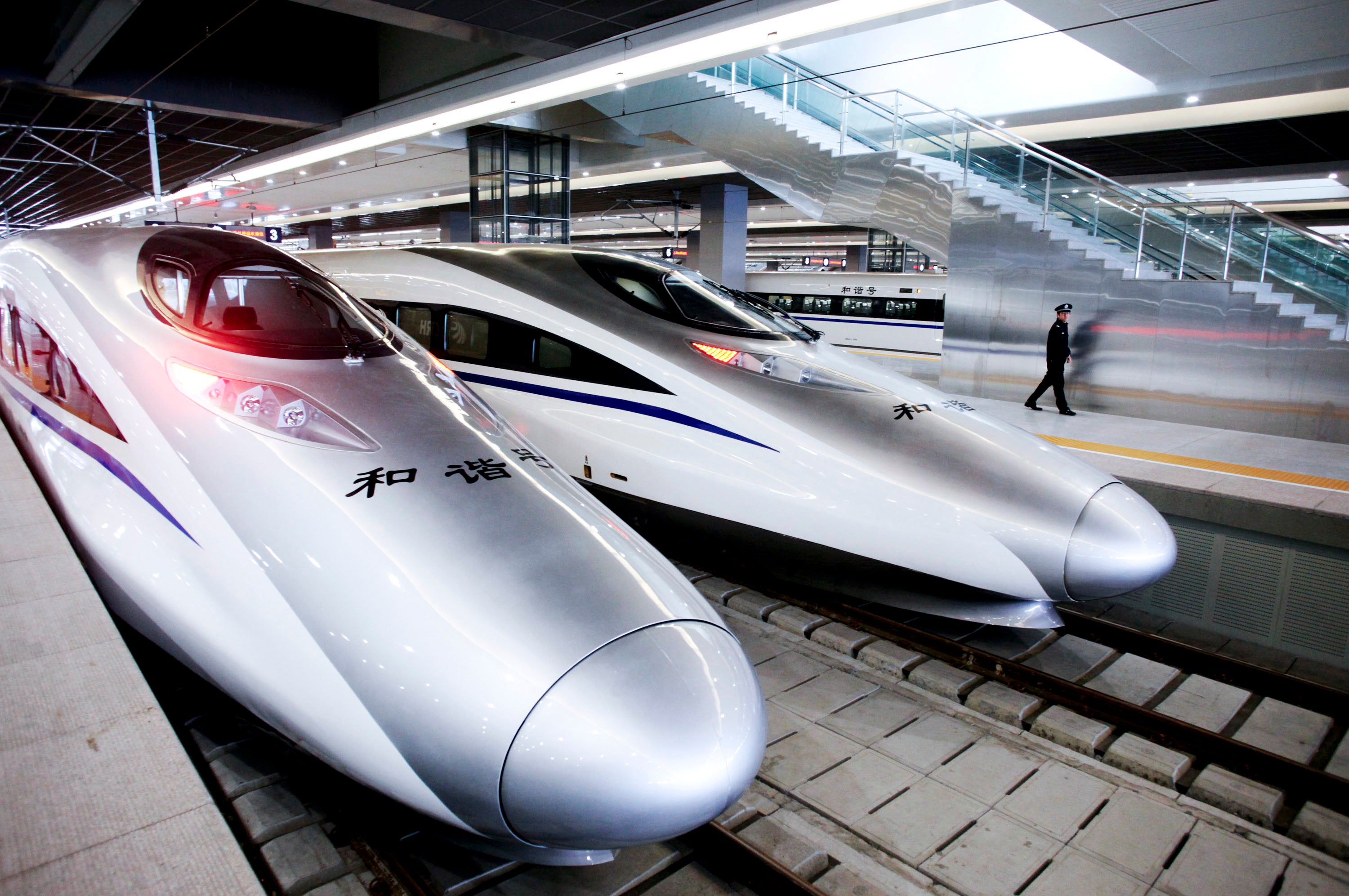 trains high speed rail hyperloop