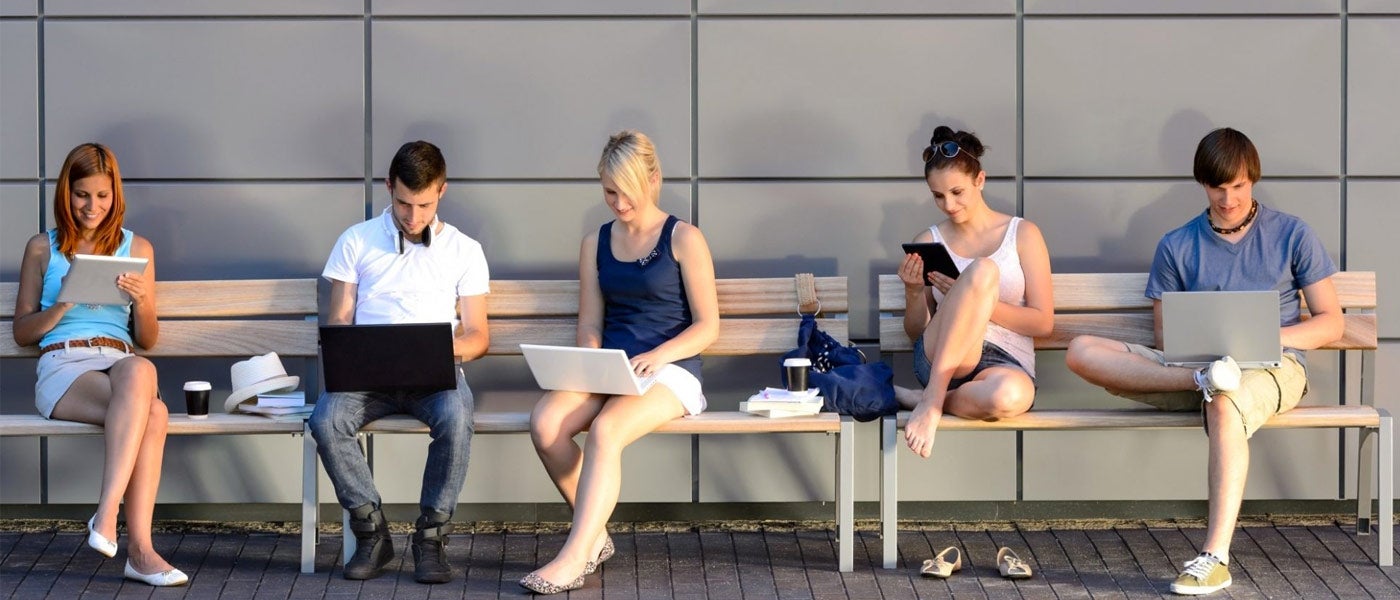 social media smart phones millenials