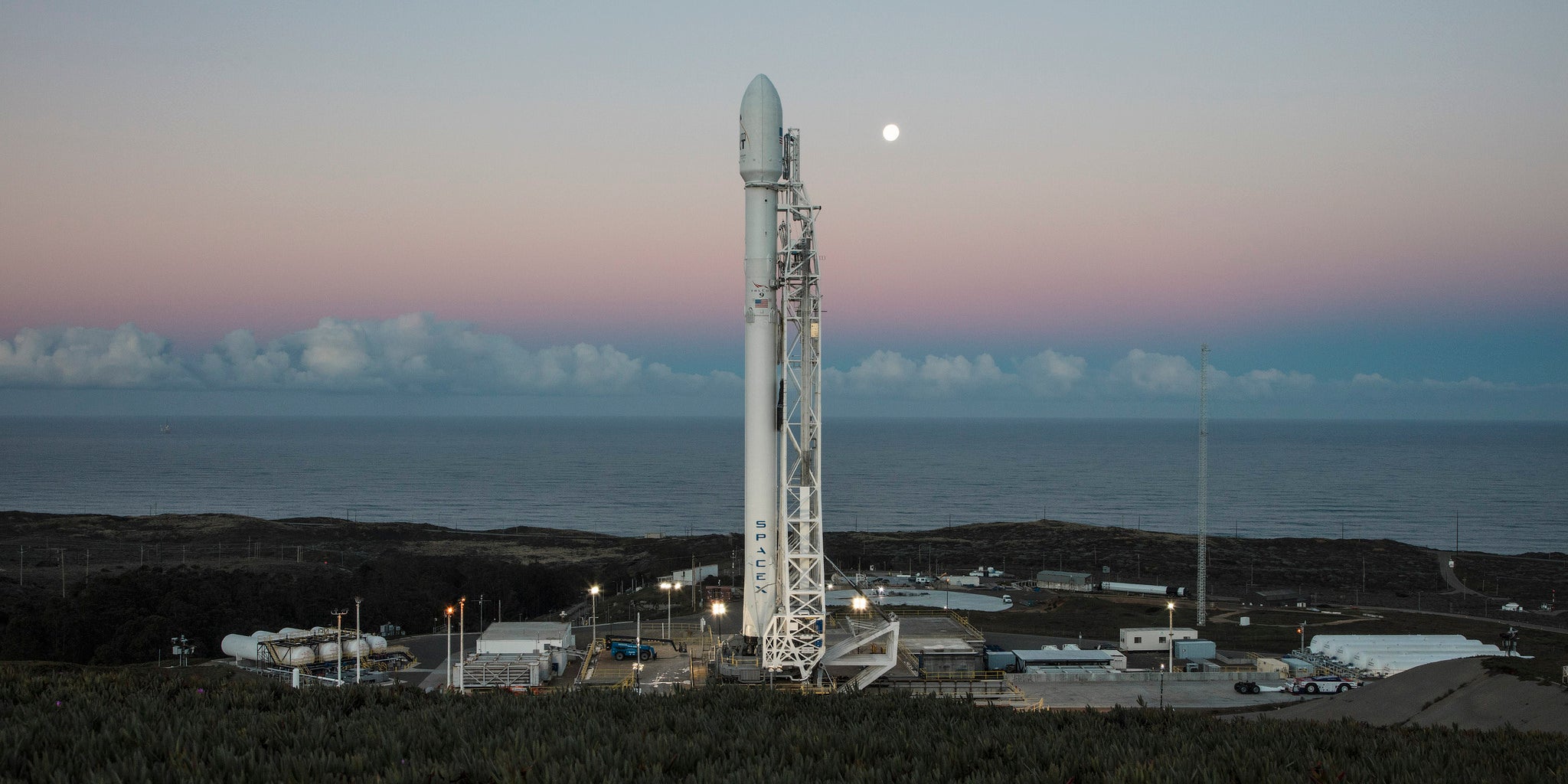 spacex elon musk reusable rockets payload fairing