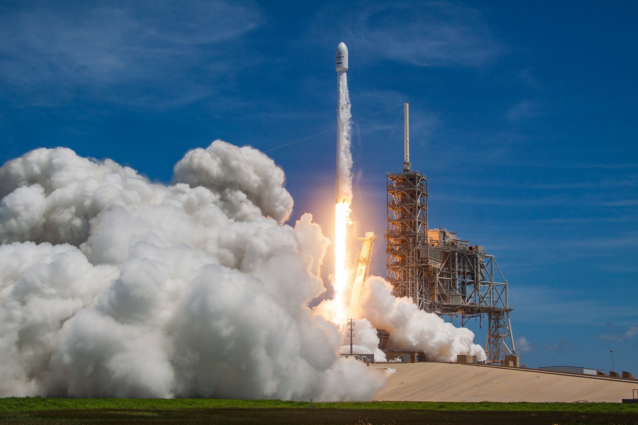 spacex reusable rockets falcon 9