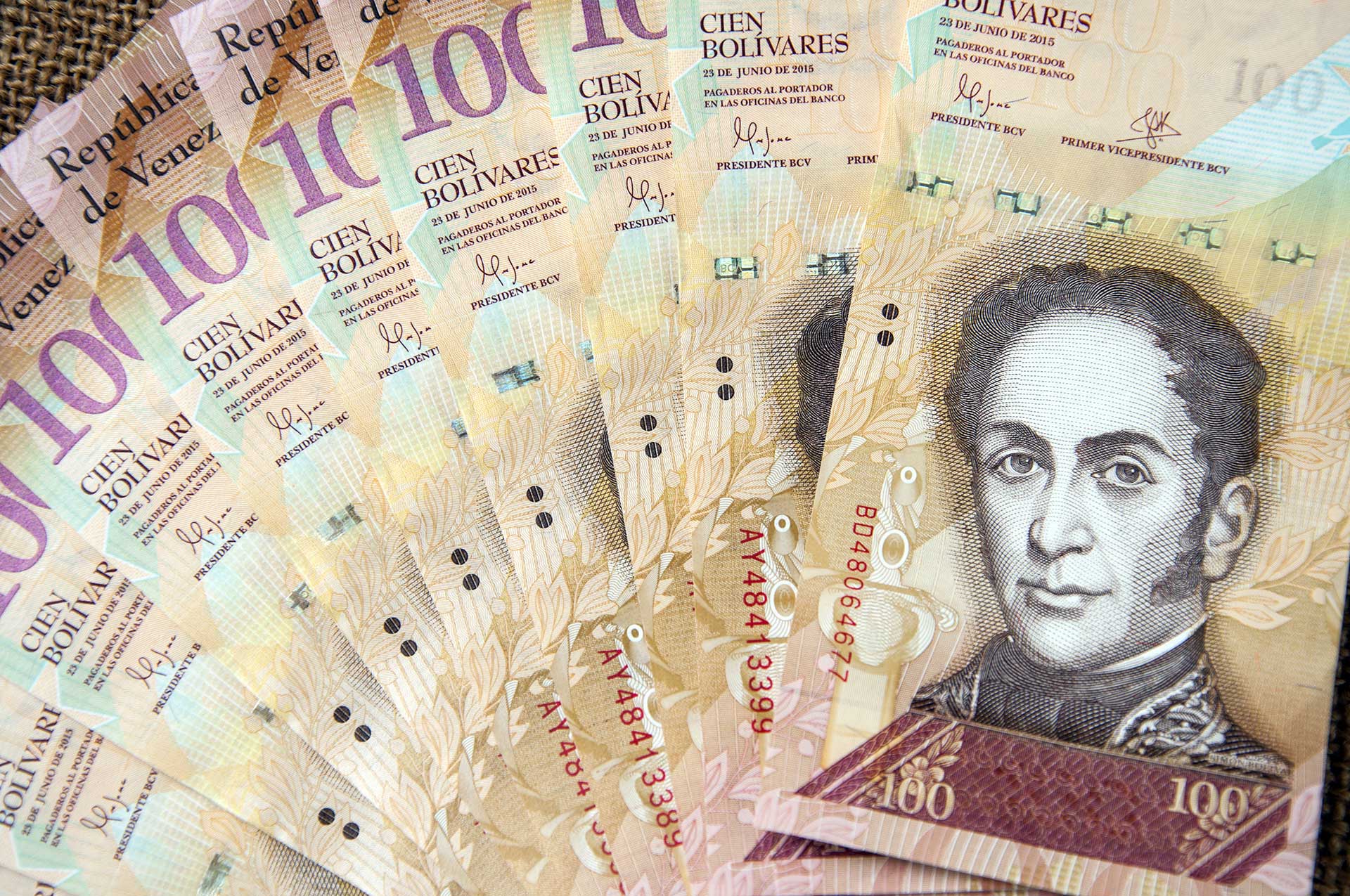 bitcoin venezuela cryptocurrencies hyperinflation