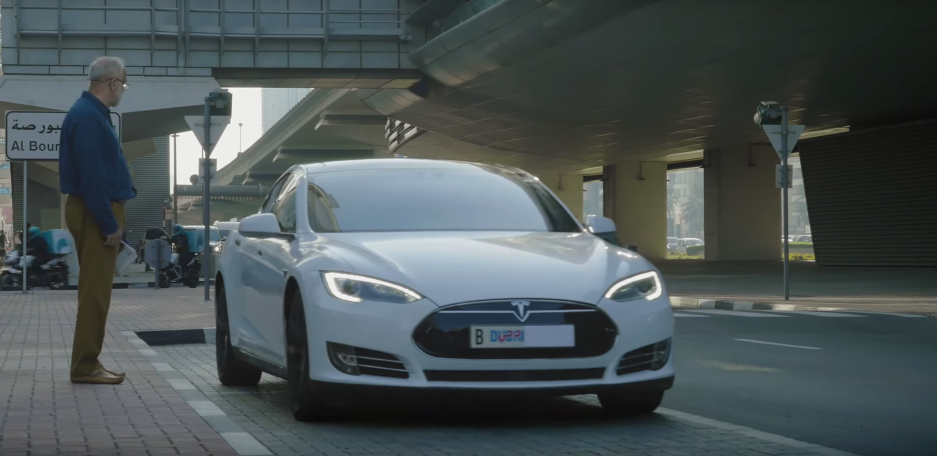 tesla self driving cars autonomous taxi