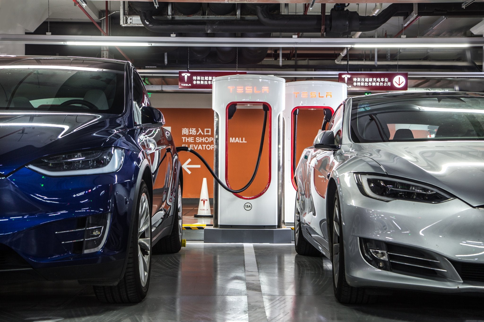 tesla electric vehicles superchargers