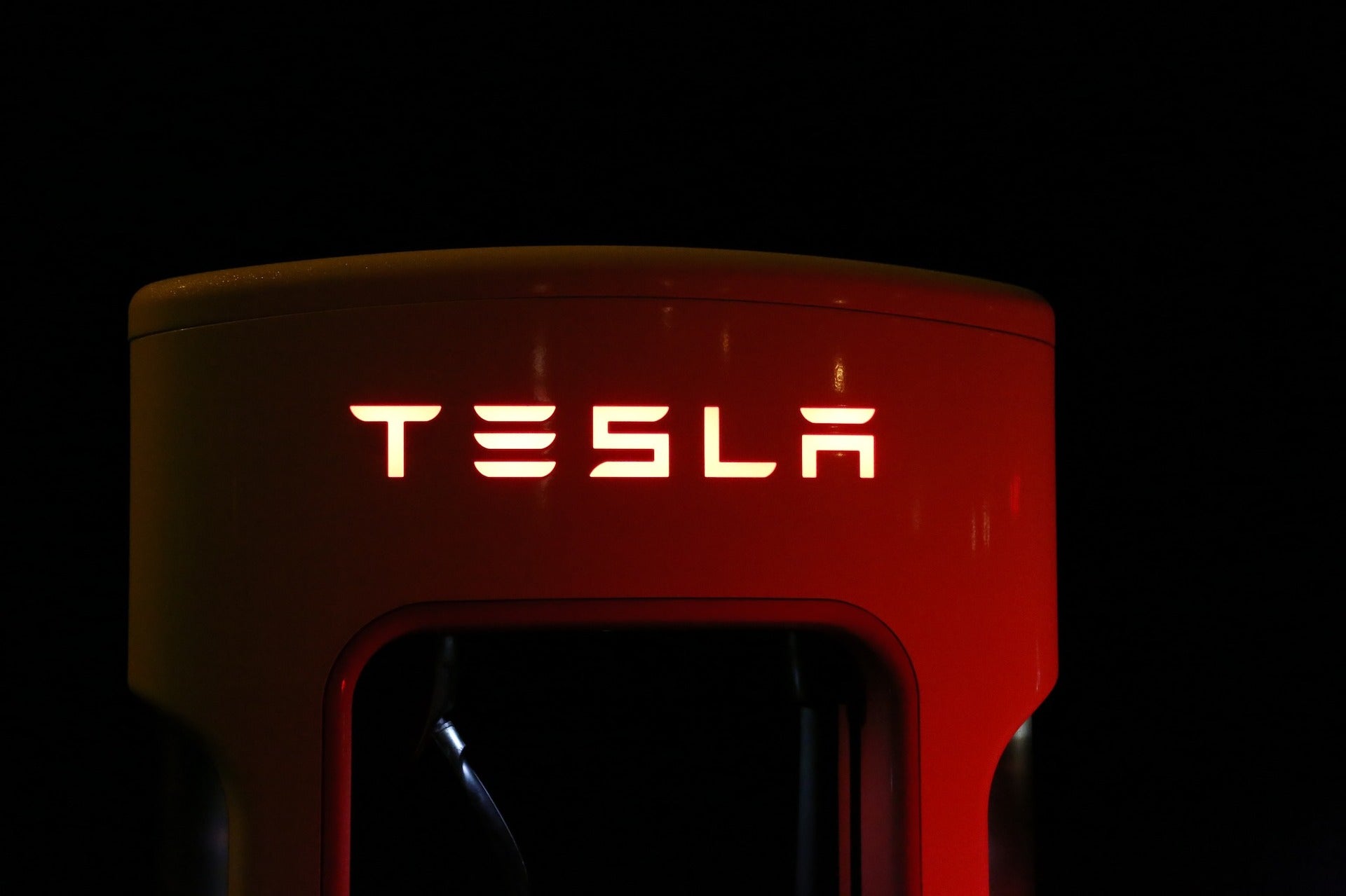 telsa elon musk powerpacks solar power