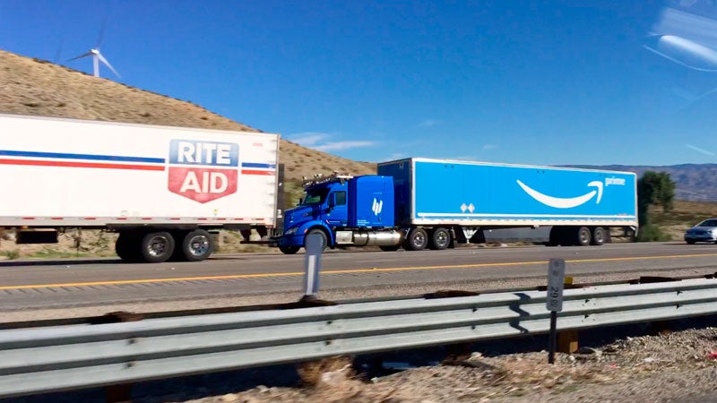 A self-driving truck was spotted pulling an Amazon trailer down the I-10, a new sign that the company is committed to autonomous transportation.