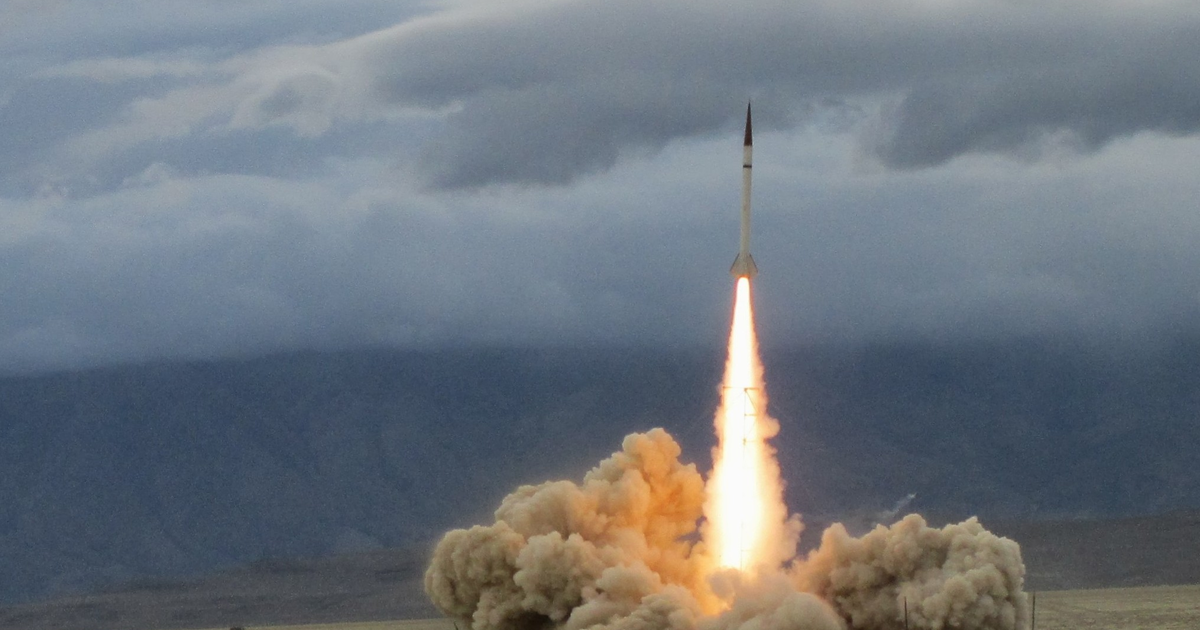 A team of students from the University of Southern California just successfully launched a 13-foot tall rocket called Traveler IV to past the Kármán line.
