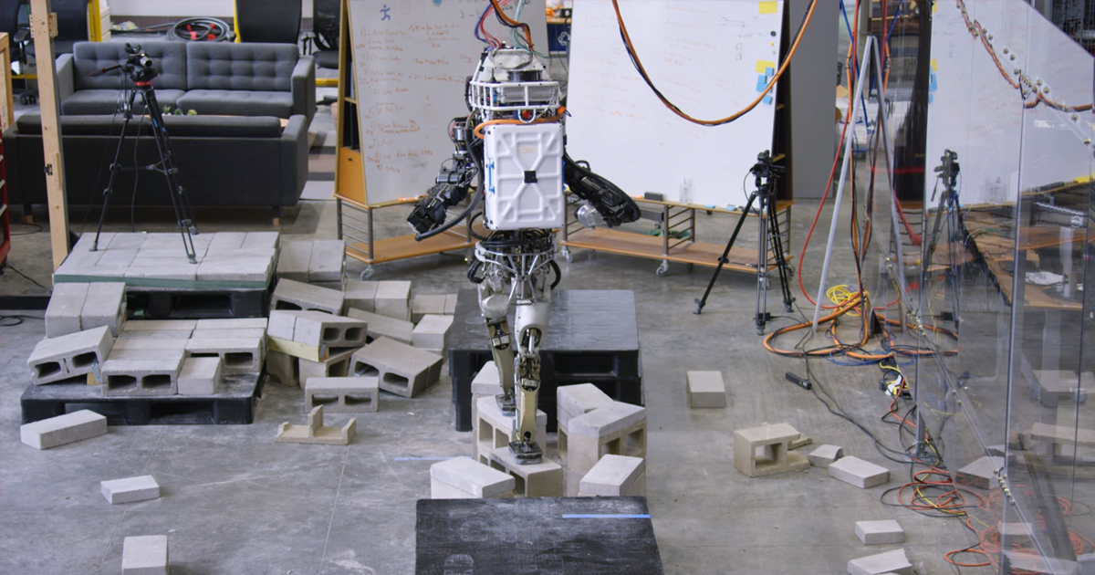 In IHMC Robotics' new video, its humanoid robot Atlas autonomously traverses suspended wooden planks and wobbly cinder blocks.