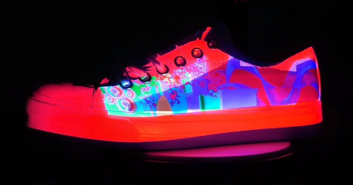Researchers at MIT invented a chameleon-like "reprogrammable ink" that allows you to "paint" colors onto a surface using a projector and UV light.