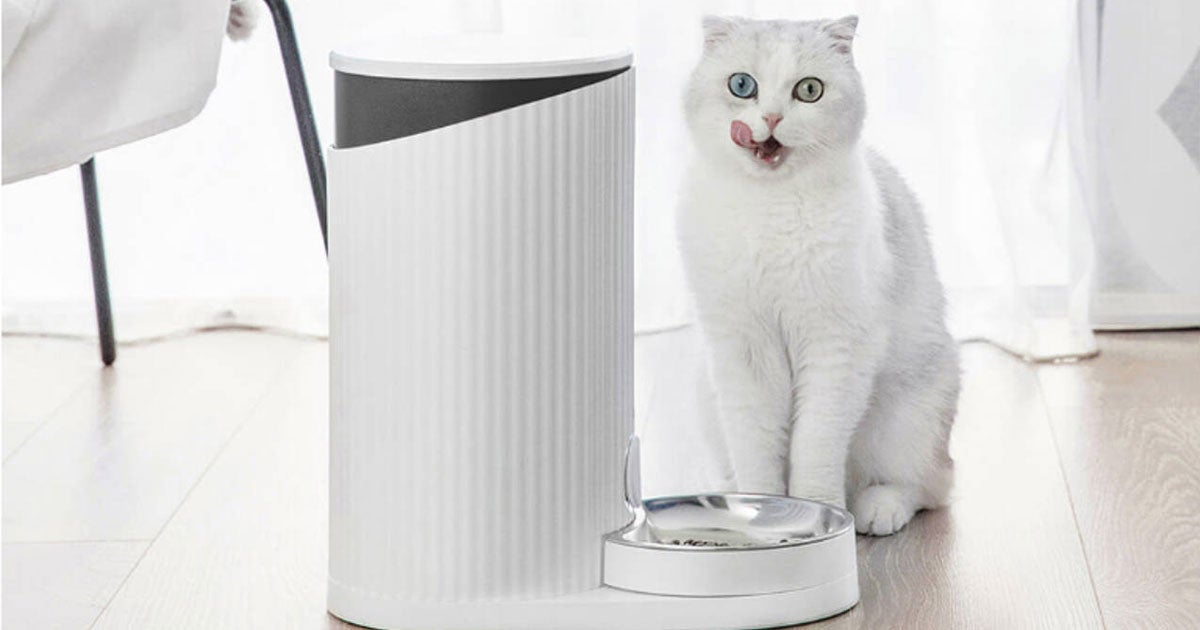 A Russian security researcher, claims to have accidentally identified some troubling vulnerabilities in the firmware of Xiaomi FurryTail smart pet feeders.
