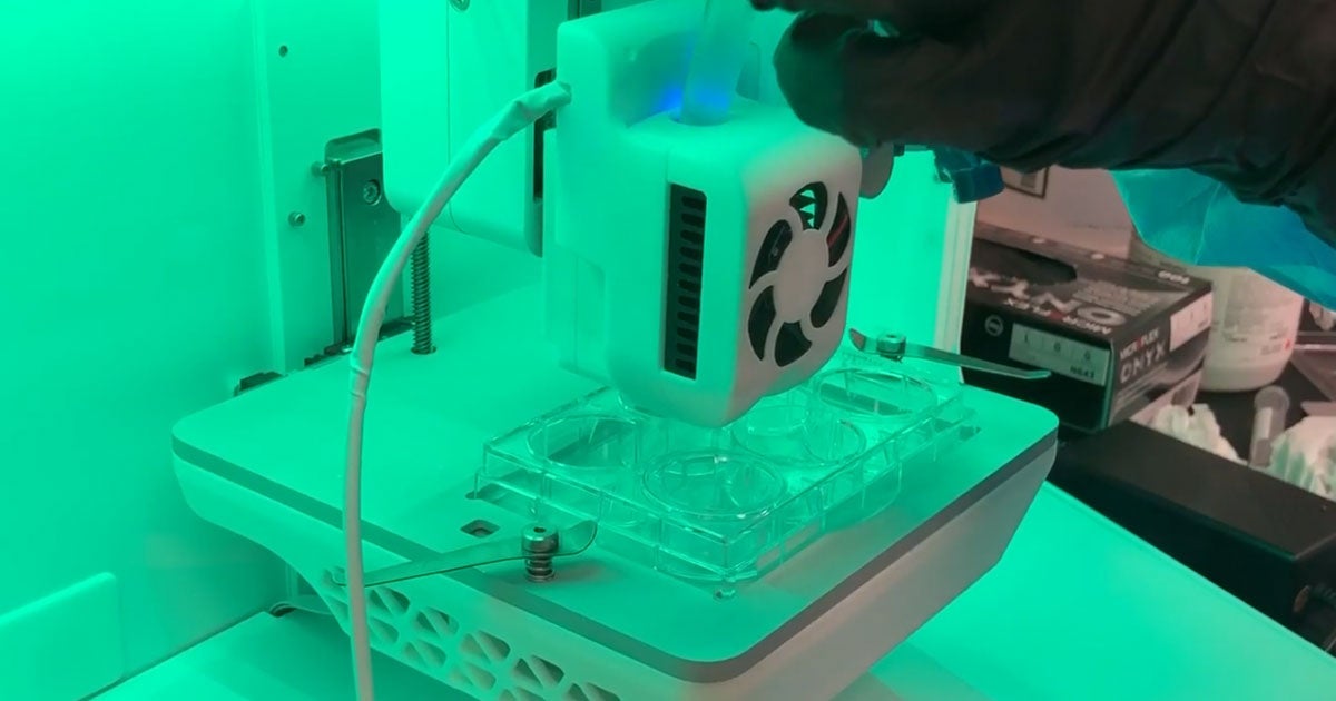 Researchers from the Rensselaer Polytechnic Institute in Troy, New York, have 3D-printed skin that's alive and has blood vessels.