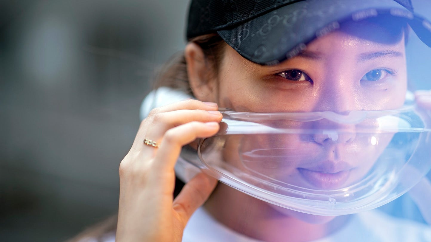 Startup Ao Air has announced a $350 face mask called the Atmos Faceware, a gadget that promises to protect its wearer against dangerous air pollution.