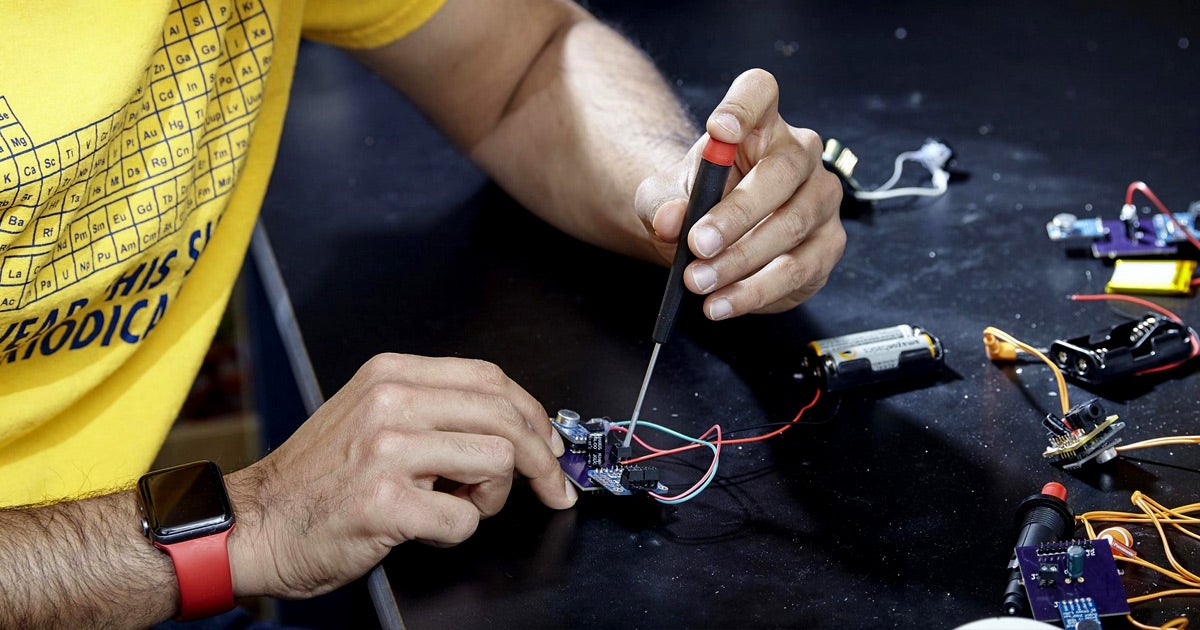 An open-source hearing aid built using off-the-shelf parts could slash the price of otherwise prohibitively expensive hearing aids to a single dollar.