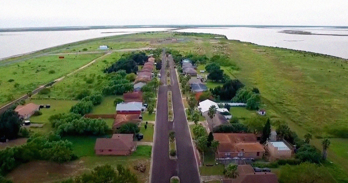 SpaceX made its "best and final offer" to the remaining residents of Boca Chica, Texas, but residents say they're being lowballed and mistreated.