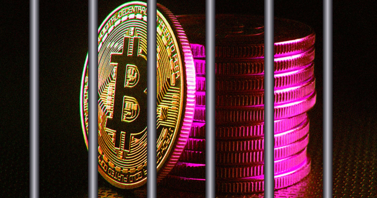 The Justice Department seized $1 billion worth of bitcoin after analysts found about 70,000 bitcoins were taken out of a Silk Road-related account.