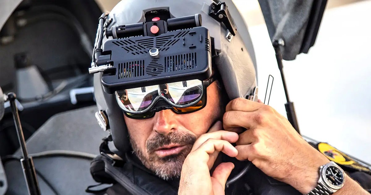 In a world's first, a jet pilot flying inside a real aircraft just fought an artificial intelligence-powered virtual fighter jet in real time.