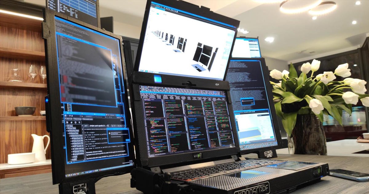 Consumer tech company Expanscape has created a true monster: a laptop prototype called Aurora 7 with seven (!) screens attached to it.