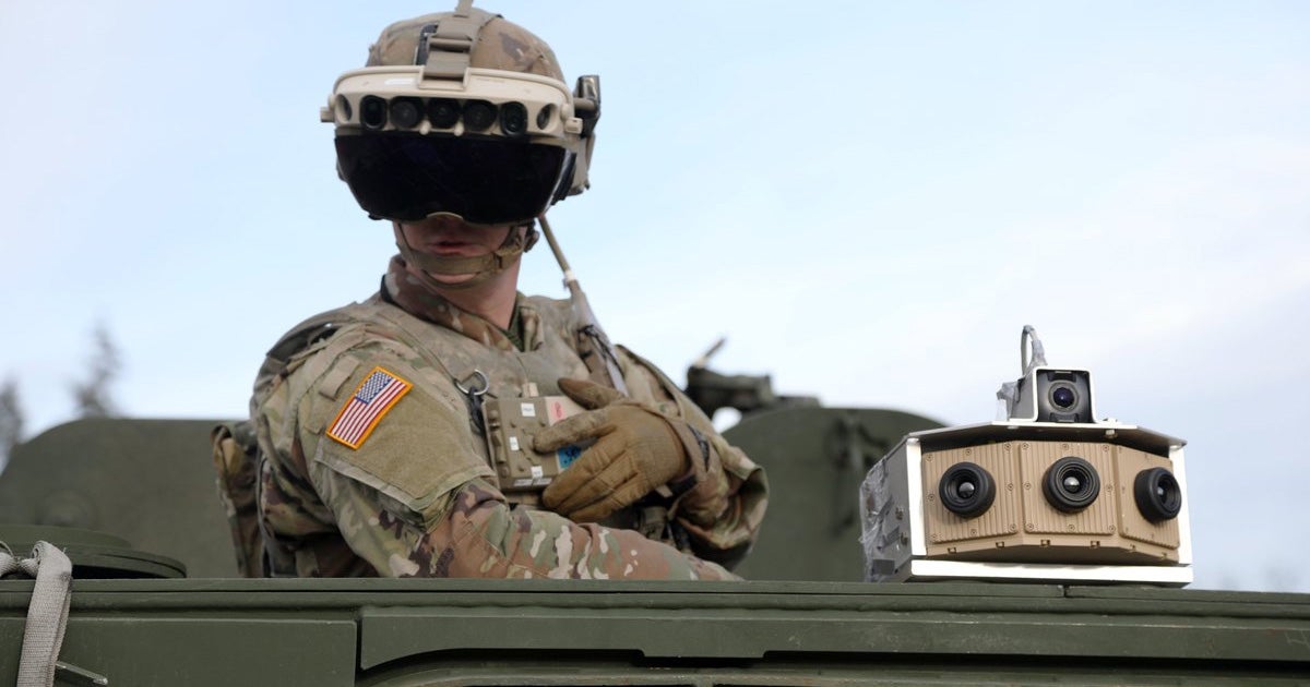 The US Army has developed a new pair of hi-tech goggles that allows infantry to see in the dark and even see around corners, as Popular Mechanics reports.