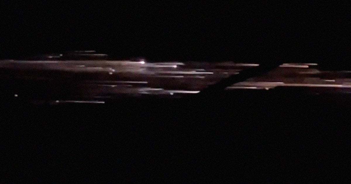 A SpaceX Falcon 9's second stage lit up the skies like a spectacular fireworks display around 4am local time over the Seattle area during reentry.