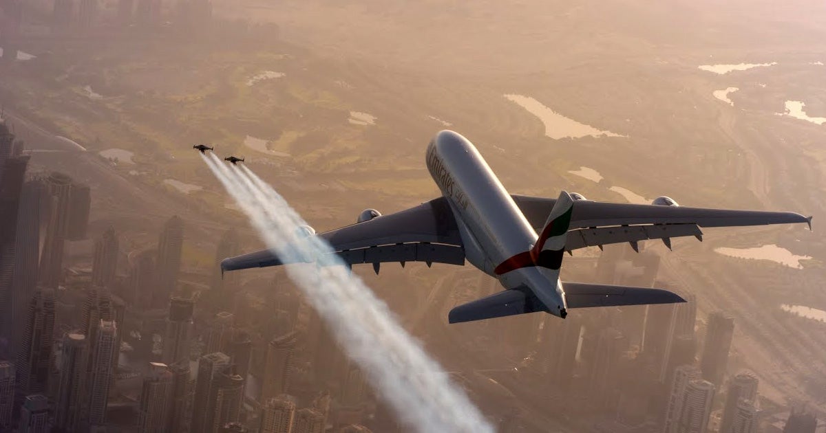 Daredevil jetpack pilot Vince Reffet tragically passed away in November 2020 during a training accident. Here's what may have happened.