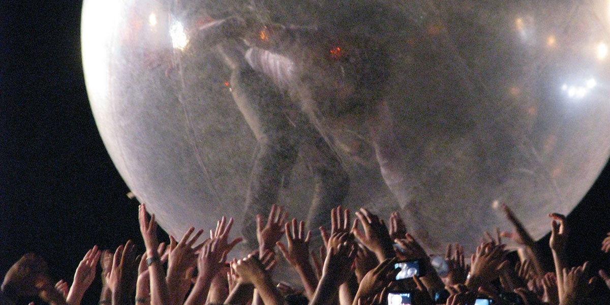 The Flaming Lips frontman Wayne Coyne said that he'd love to work with Elon Musk to host the first-ever concert in space.