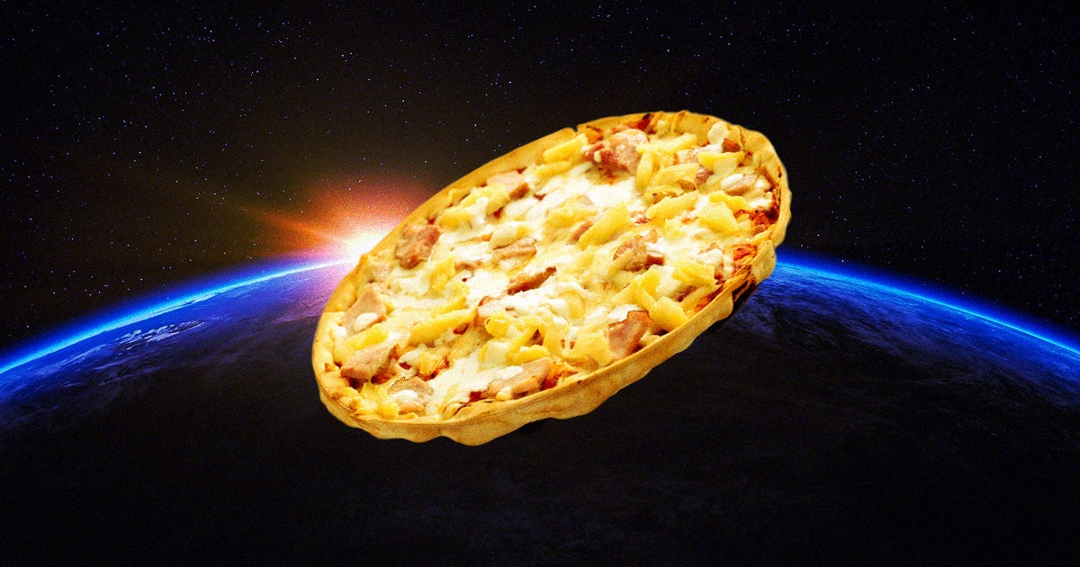 Astronauts stationed on board the International Space Station threw their own zero-gravity pizza party, as seen in a clip by ESA astronaut Thomas Pesquet.