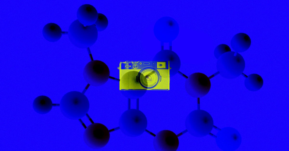 A new molecule-sized "camera" helps scientists watch individual chemical reactions in real-time, and they say it could lead to better solar panels.