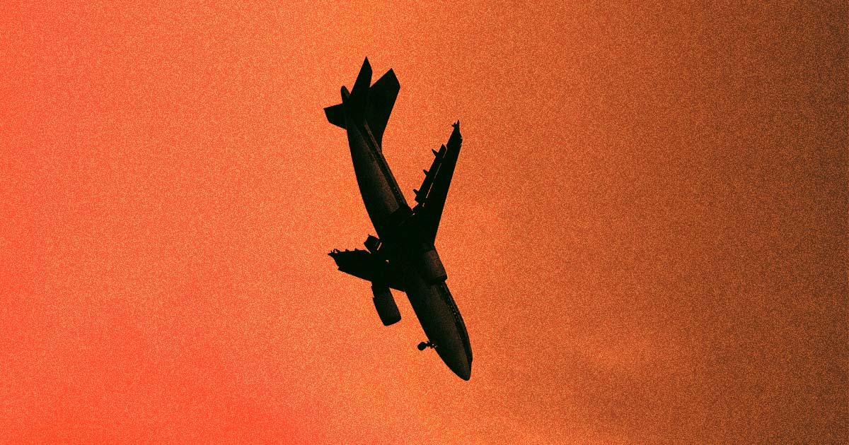 21 passengers aboard a plane slated to fly from Houston to Boston walked away unscathed after their plane failed to gain altitude during takeoff.