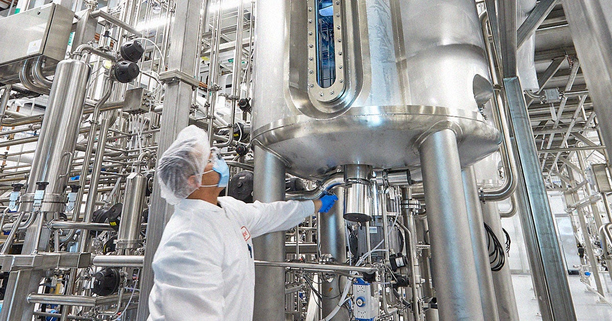 A new facility in the Bay Area is producing lab-grown meat on a massive scale, capable of producing an astonishing 400,000 pounds a year.