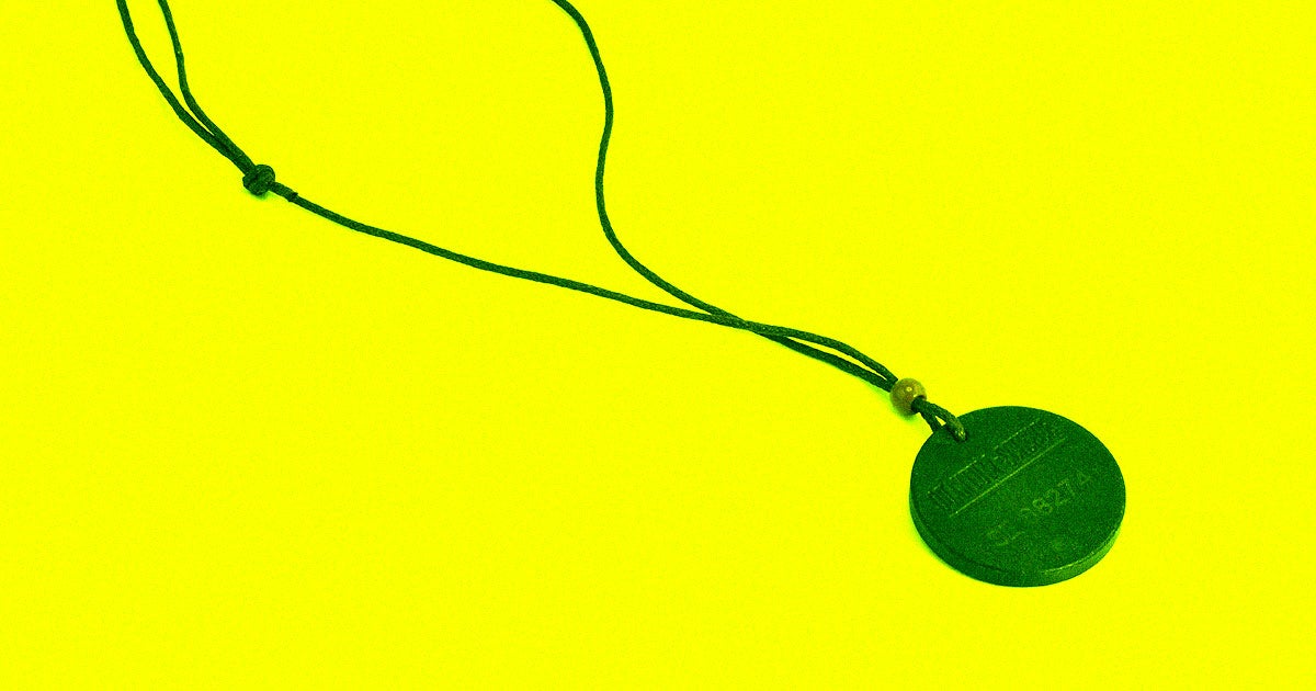 Nuclear experts in the Netherlands are warning against "anti-5G" pendants that some are wearing to ward off harmful frequencies, they say, are being emitted by 5G towers.