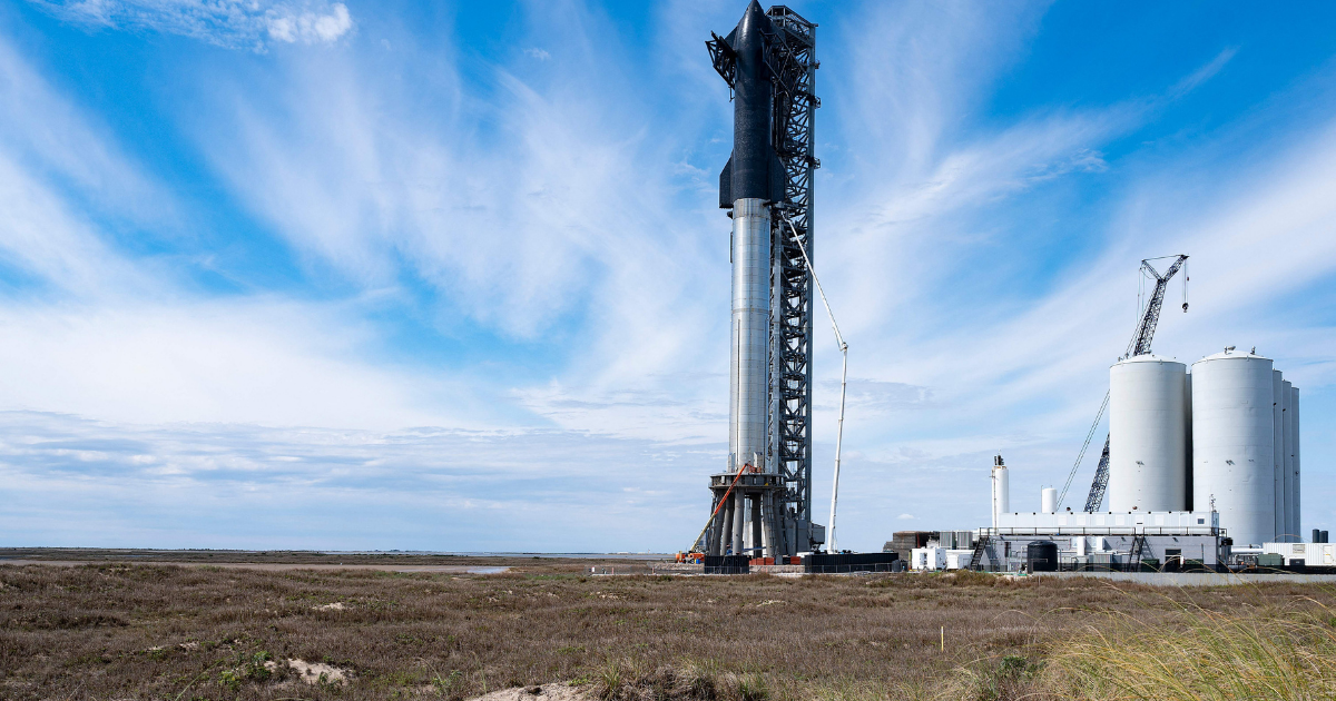 Green Hydrogen International announced plans for a 60GW H2 plant in Texas powered by wind and solar. It'll also produce clean rocket fuel for SpaceX.