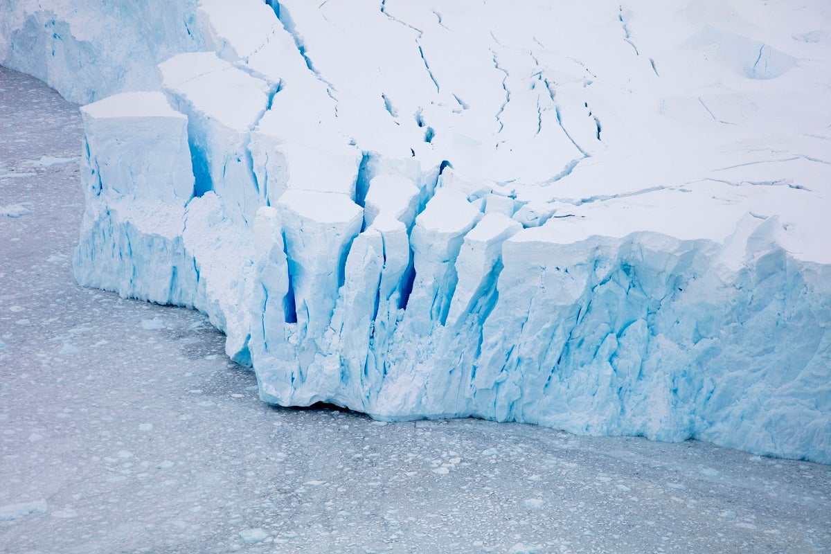 The Conger Ice Shelf, a chunk of ice the size of Rome, suffered a collapse in East Antarctica on March 15 and may be connected to a recent heave wave.