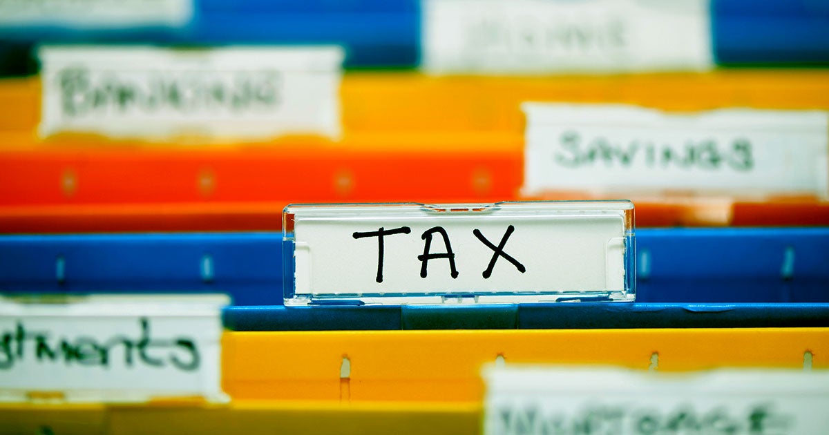 You could be filing tax for free, but companies like Intuit and H & R Block spend millions lobbying the government, according to Sen. Elizabeth Warren.