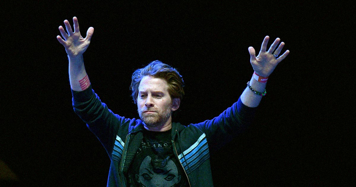 Actor Seth Green has been reunited with his pet Bored Ape NFT less than a month after losing it to an anonymous scammer, BuzzFeed News reports.