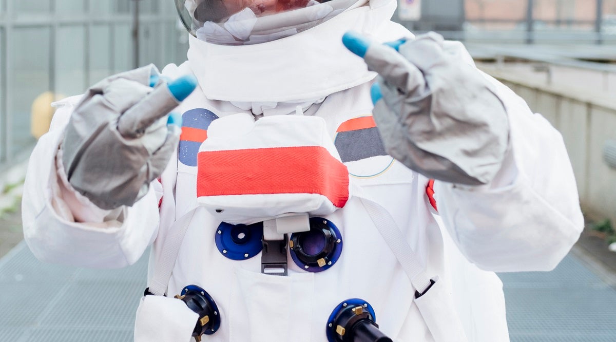 Despite previous warnings to please stop trash talking Russia, NASA veteran Scott Kelly is once again firing verbal shots at the international foe.