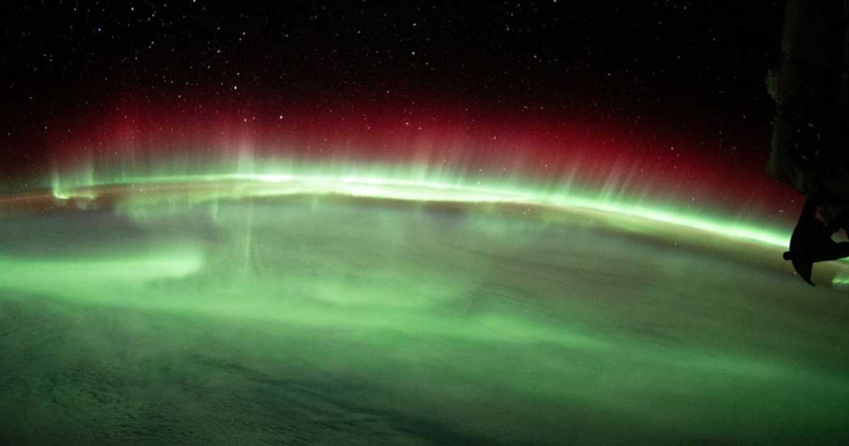 NASA has shared an absolutely gorgeous time lapse filmed from on board the International Space Station showing off a stunning aurora.