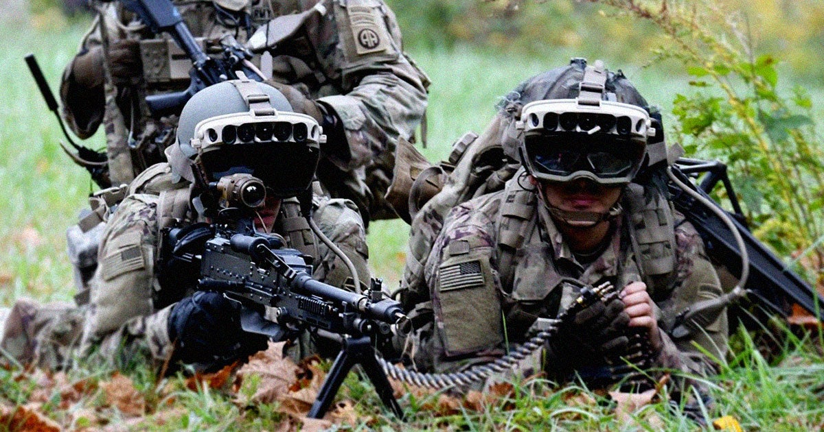 The US military finally tested Microsoft's expensive HoloLens smart goggles for combat, and it's probably safe to say that the goggles failed.