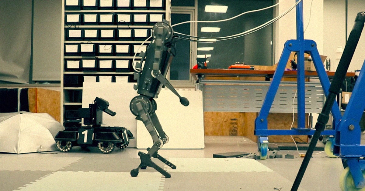 Researchers from Worcester Polytechnic Institute (WPI) and ShanghaiTech University have developed a quadruped robot that can walk on its hind legs.