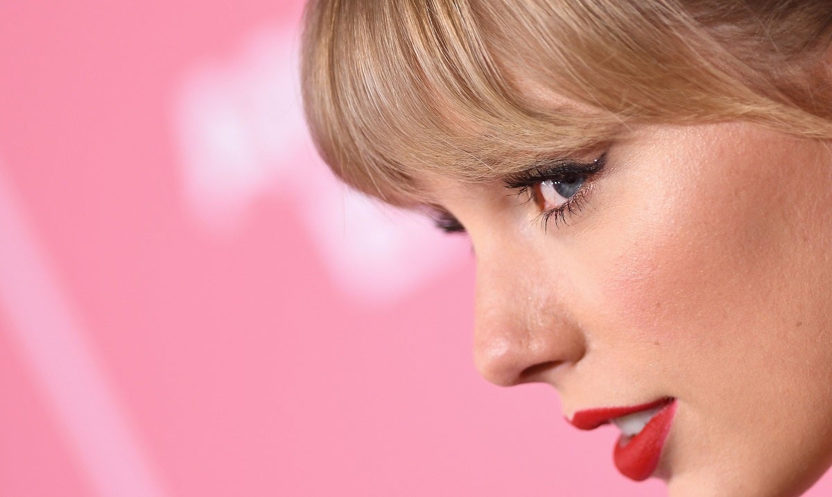 The notorious ticket selling service Ticketmaster botched the pre-sale of tickets for Taylor Swift's upcoming tour. Now, everyone's calling for its head.