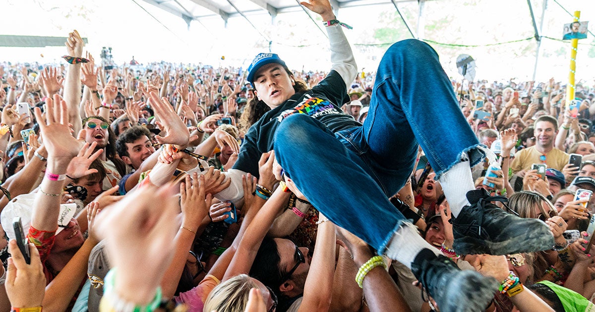 Local authorities saw a huge spike in 911 calls at Bonnaroo after countless iPhones started mistaking dancing for car crashes.