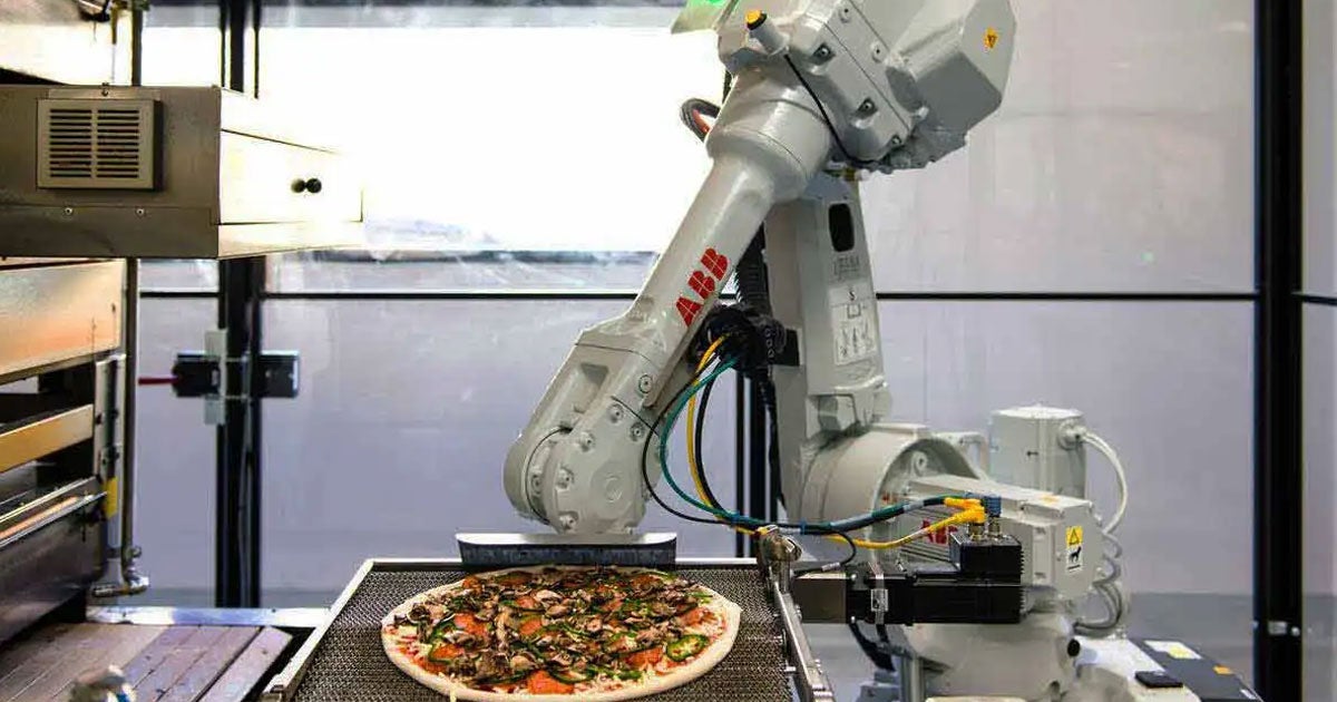 A robot pizza delivery startup that has raised almost half a billion dollars has shut down after failing to realize its vision.