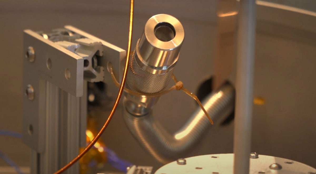 From their experiments, the researchers calculate that their tractor beam could be used to move debris weighing several tons.