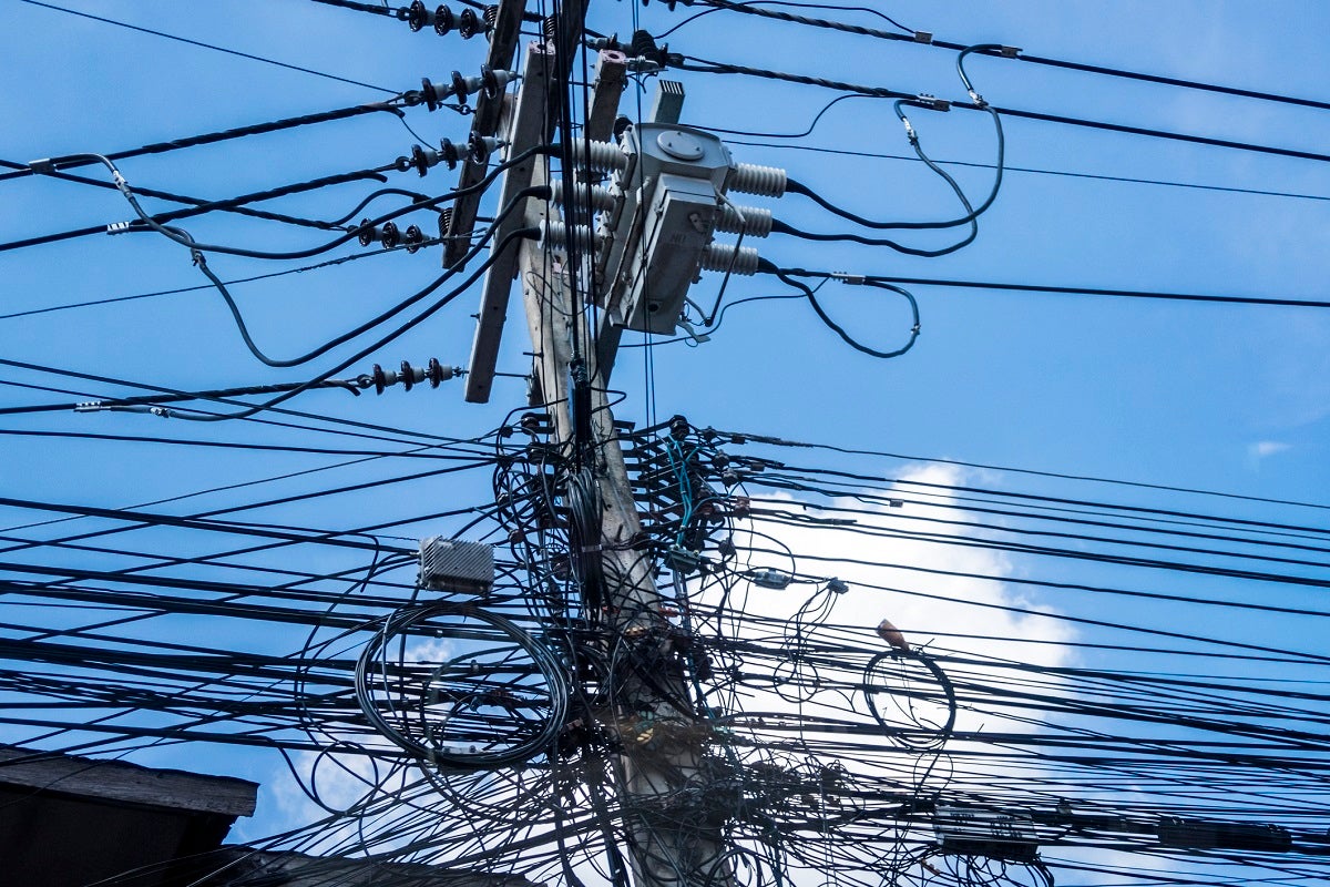 Thousands of abandoned telephone cables across the US are leaching lead into soil and water, a report from The Wall Street Journal reveals.