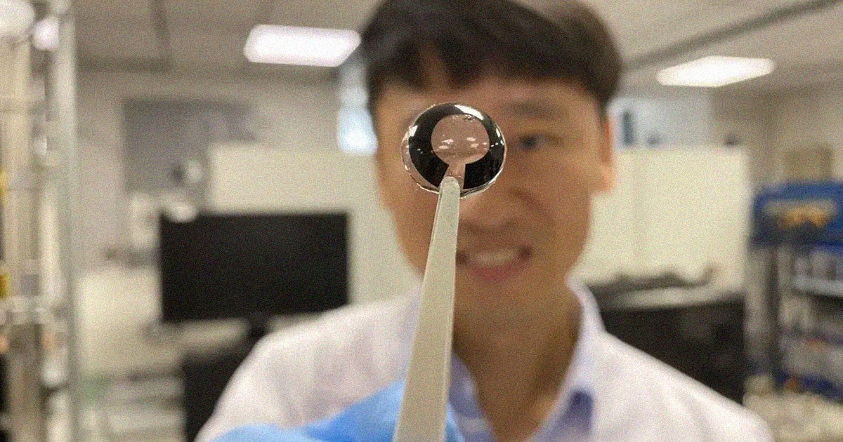 Researchers have come up with a tiny, micrometer-thin battery that can store energy from human tears to power smart contact lenses.