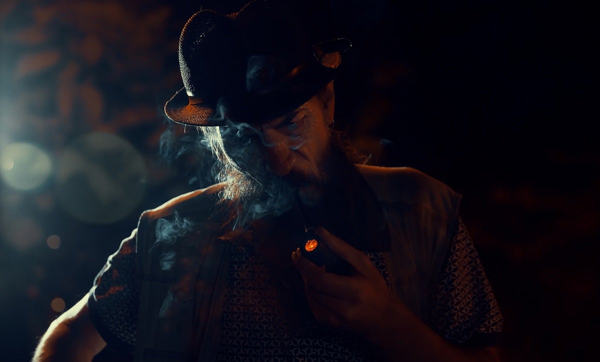 Researchers have revealed that people who smoke marijuana have high levels of cadmium and lead in their bodies.