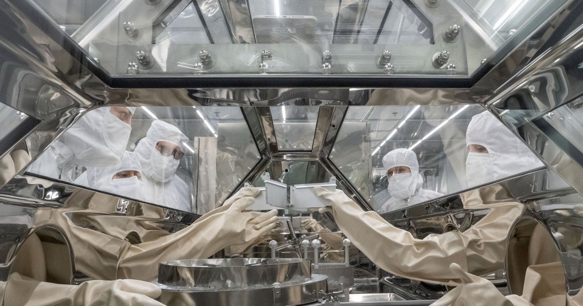 Cracking the lid ofNASA's OSIRIS-REx asteroid sample container is proving harder than expected due to two stuck fasteners.