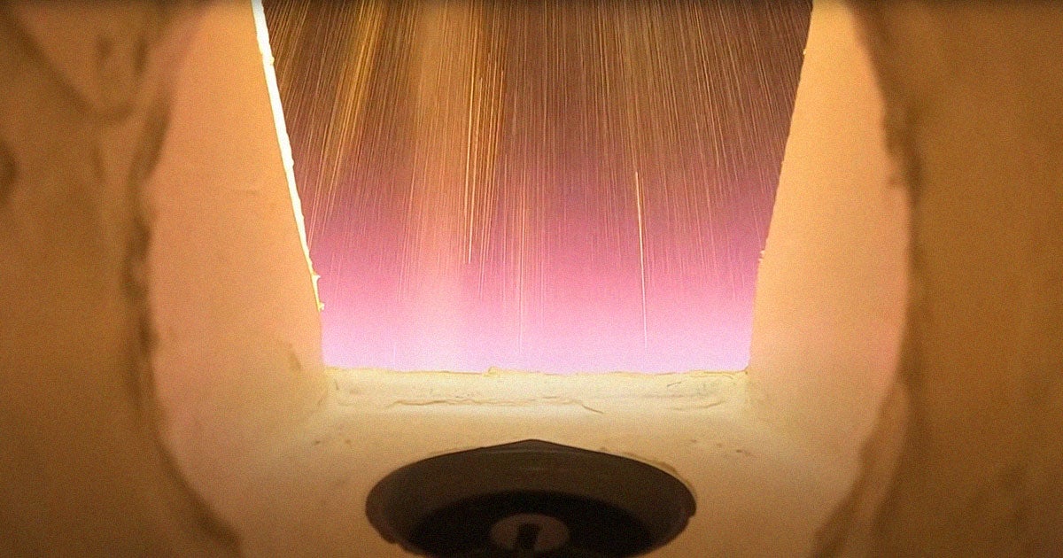 Space startup Varda Space Industries has shared a gorgeous video of one of its space capsules blasting through the Earth's atmosphere.