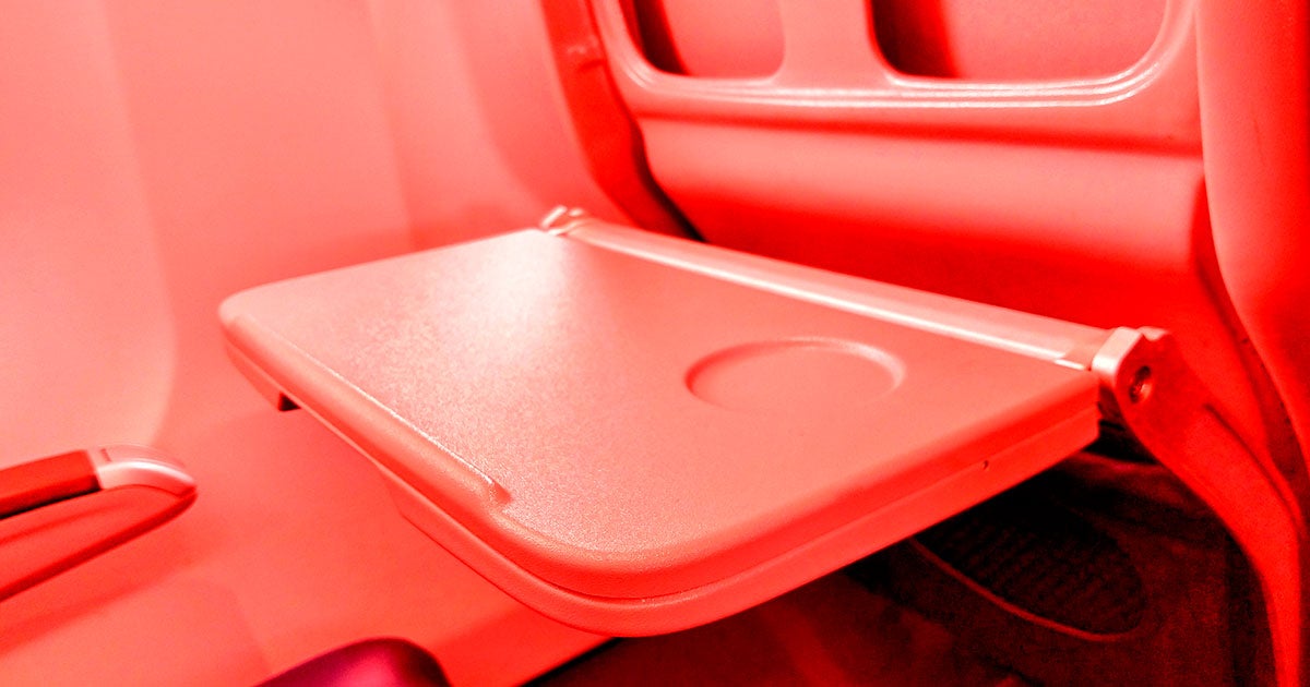 During a Lufthansa flight from Bangkok to Munich, a 63-year-old passenger died after losing "liters of blood" — a horrifying scene.