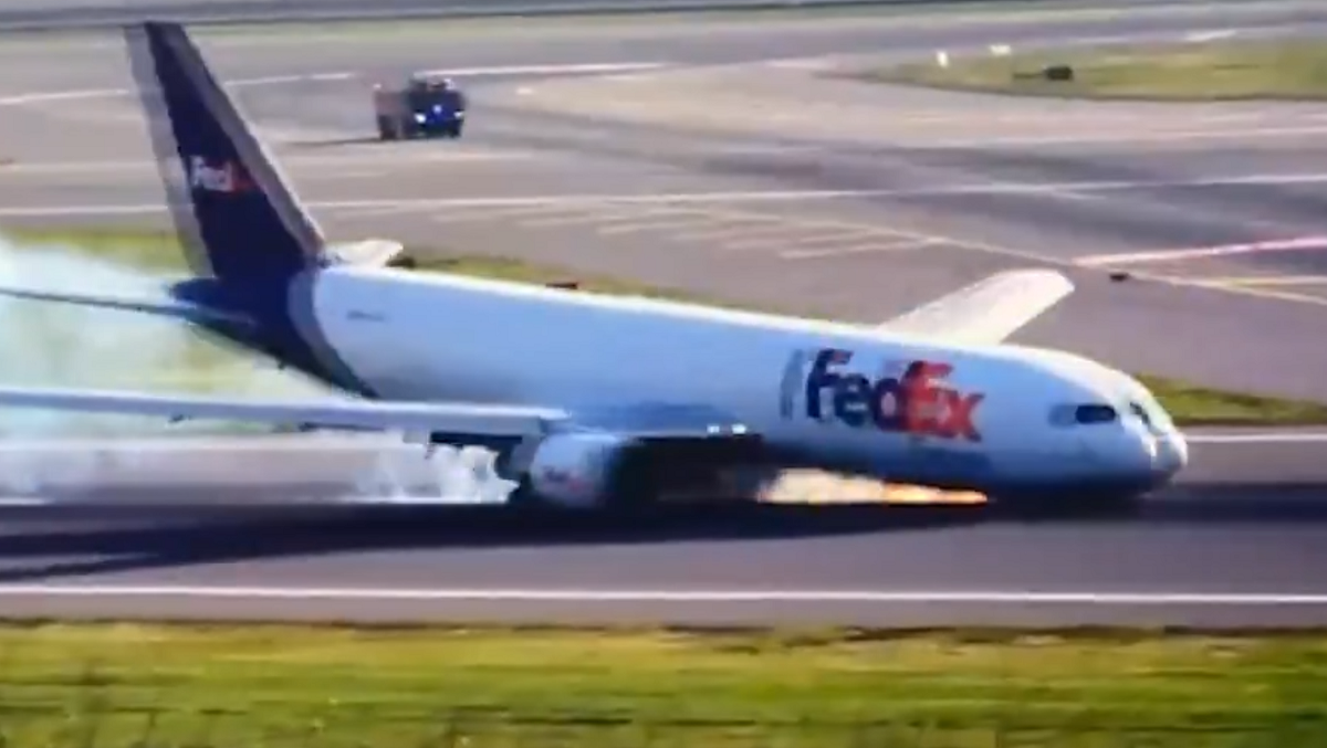 A new video of an intense emergency landing in Istanbul shows a Boeing cargo plane failing to deploy some of its landing gears.