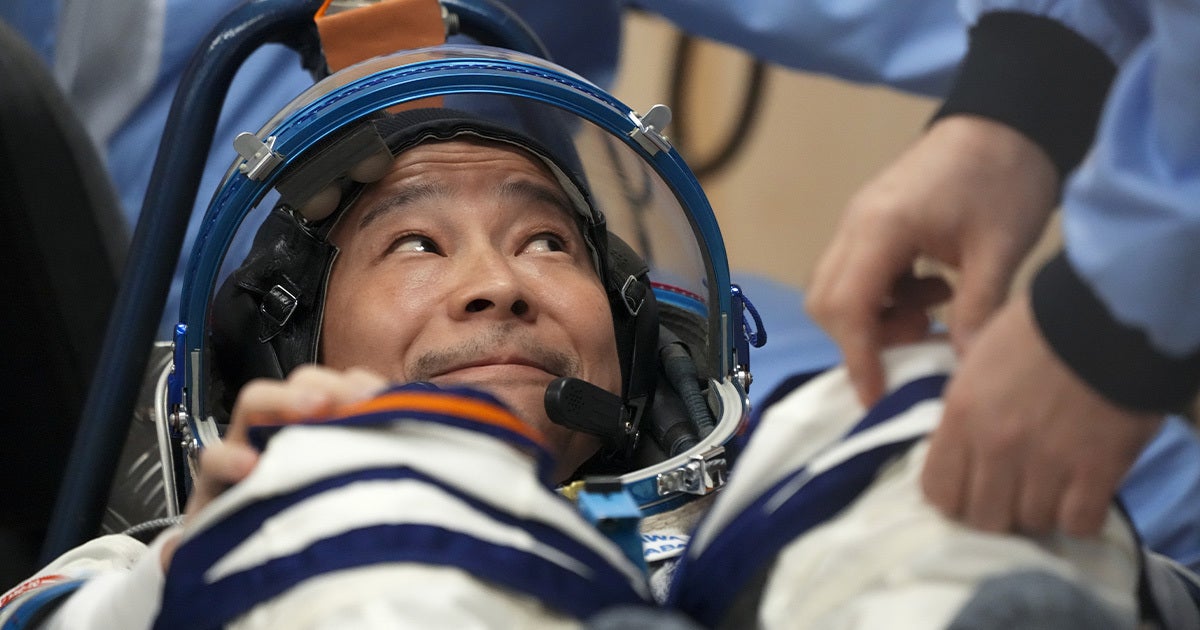 Japanese billionaire Yusaku Maezawa has canceled his flagship space tourism flight, citing readiness problems with SpaceX's Starship rocket.
