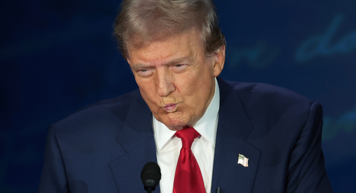 Donald Trump's strange speaking patterns during his debate against Kamala Harris are cause for concern, a psychiatrist explains.